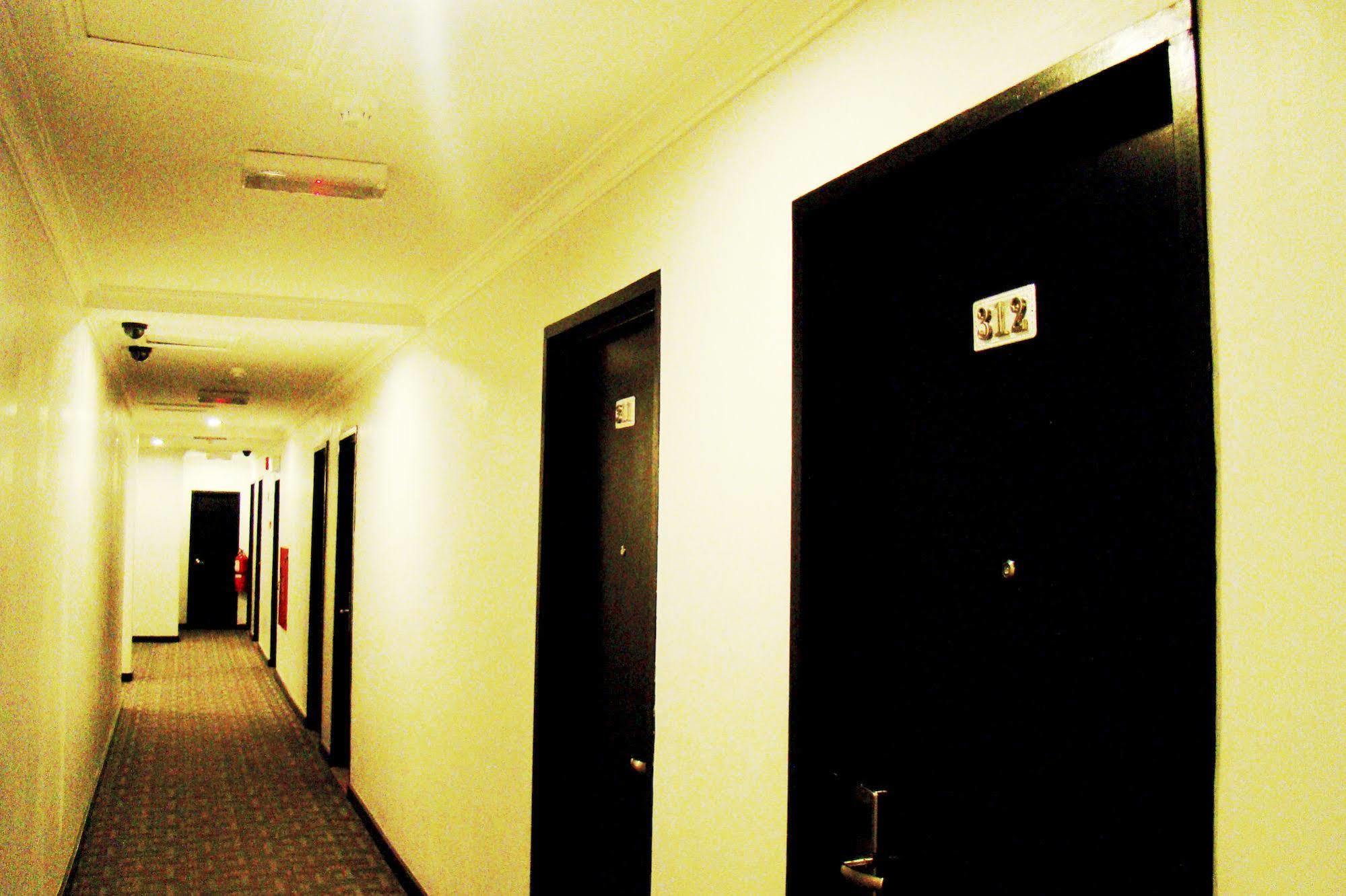 Adel Hotel 푸타탄 외부 사진